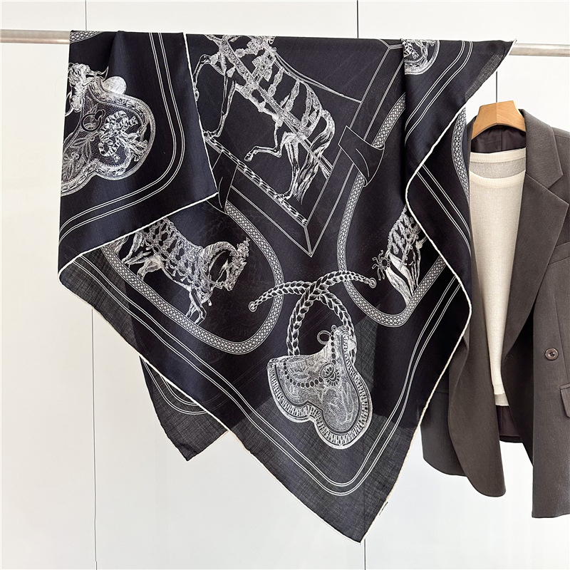 Black Horse Wool Silk Blend Sc - Accessories Brand For Women recension och pris