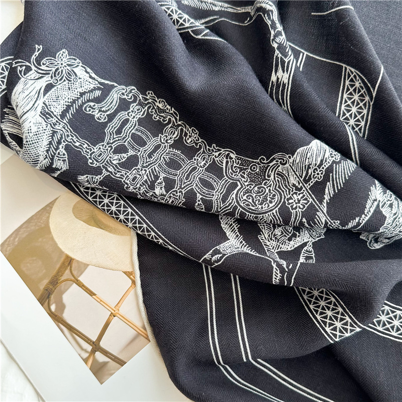 Black Horse Wool Silk Blend Sc - Accessories Brand For Women recension och pris