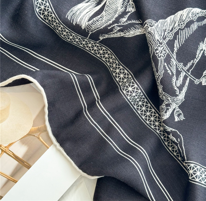 Black Horse Wool Silk Blend Sc - Accessories Brand For Women recension och pris